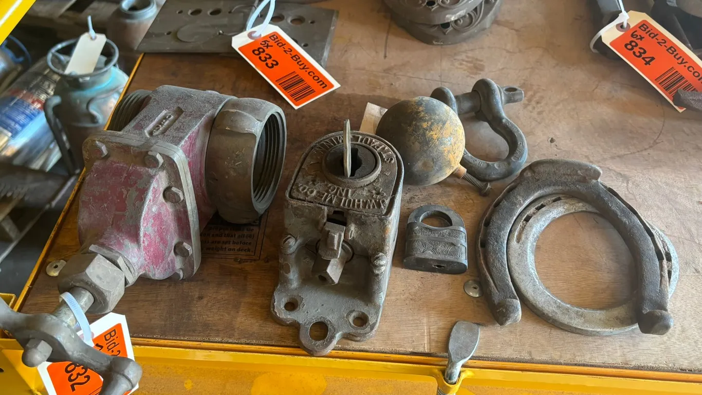Keylock, Horse Shoes, Brass Firehose Valve