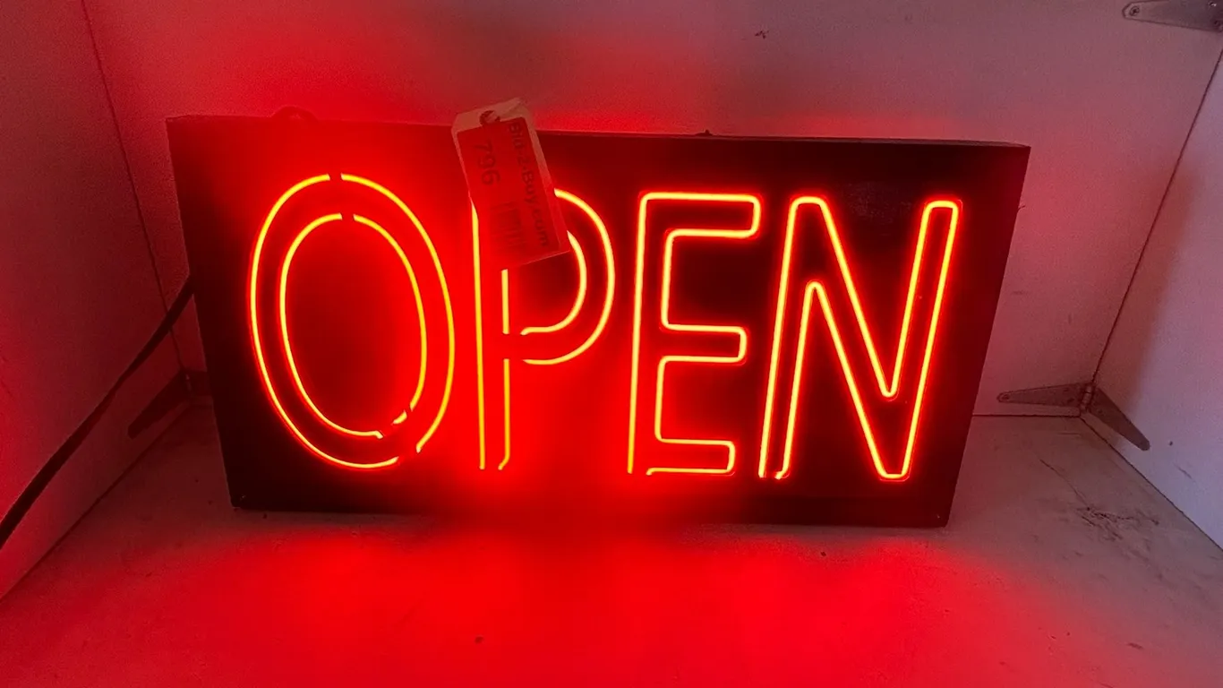 " OPEN " Red Neon Sign