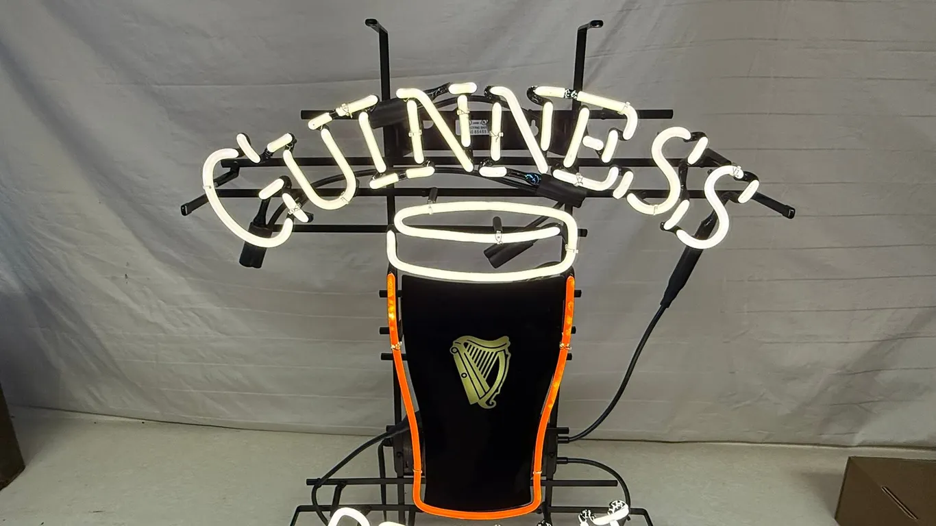 Guiness Draught Light Up Neon Sign