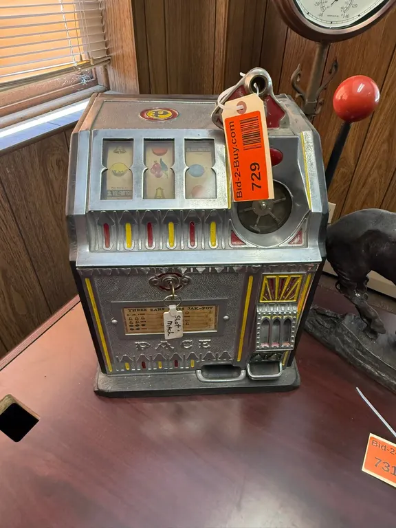 Pace Vintage Slot Machine