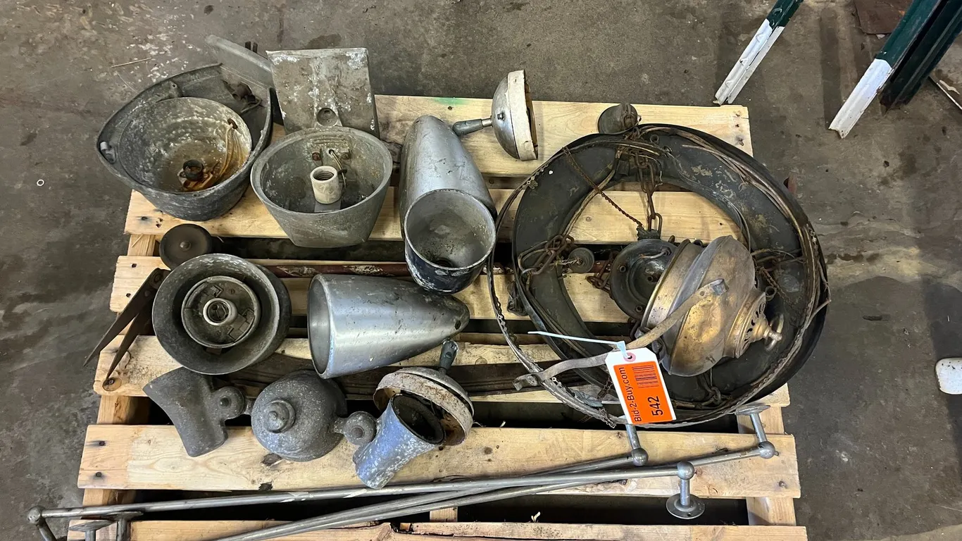 Assorted Light Fixtures