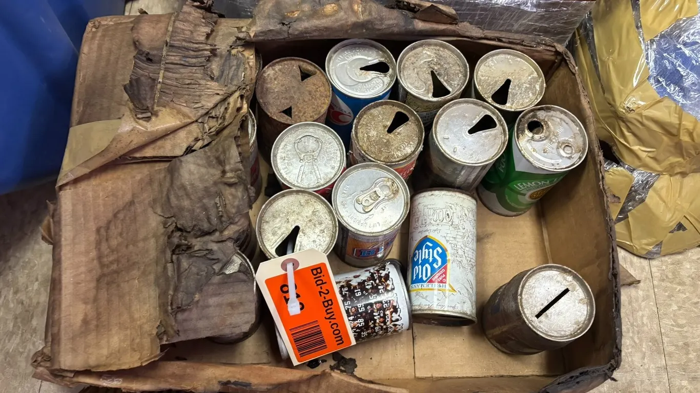 (19) Vintage Beer and Soda Cans