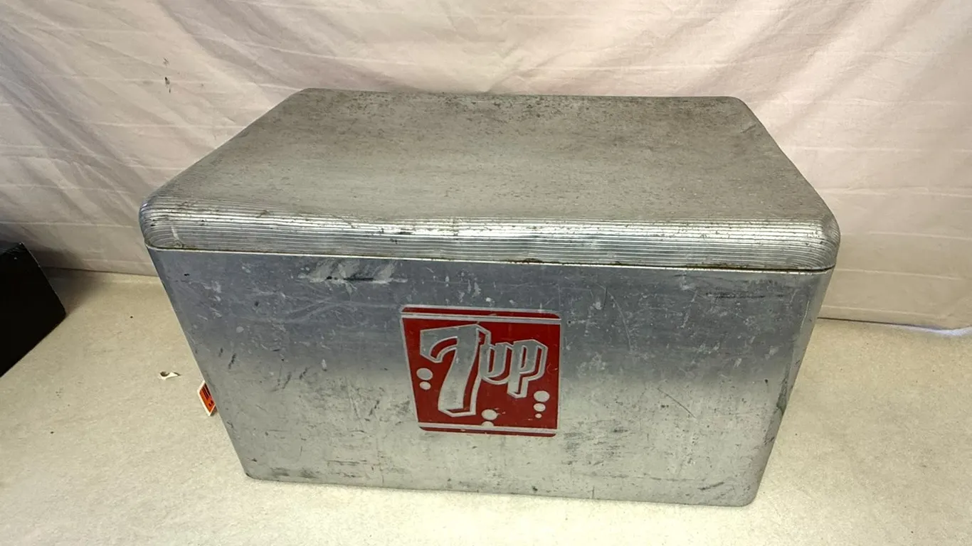 7UP Vintage Cooler