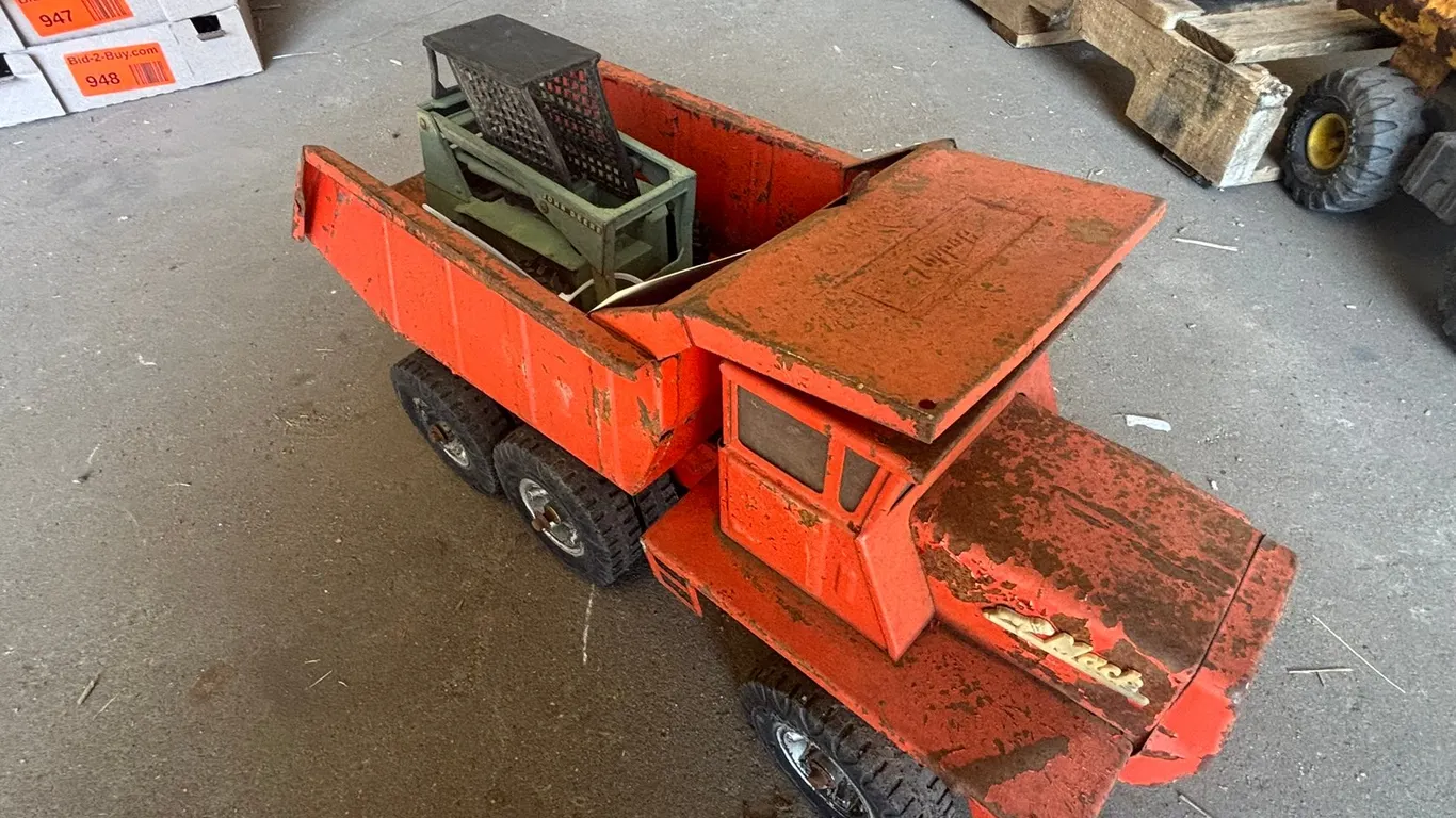 John Deer Tractor and Buddy Dump Truck