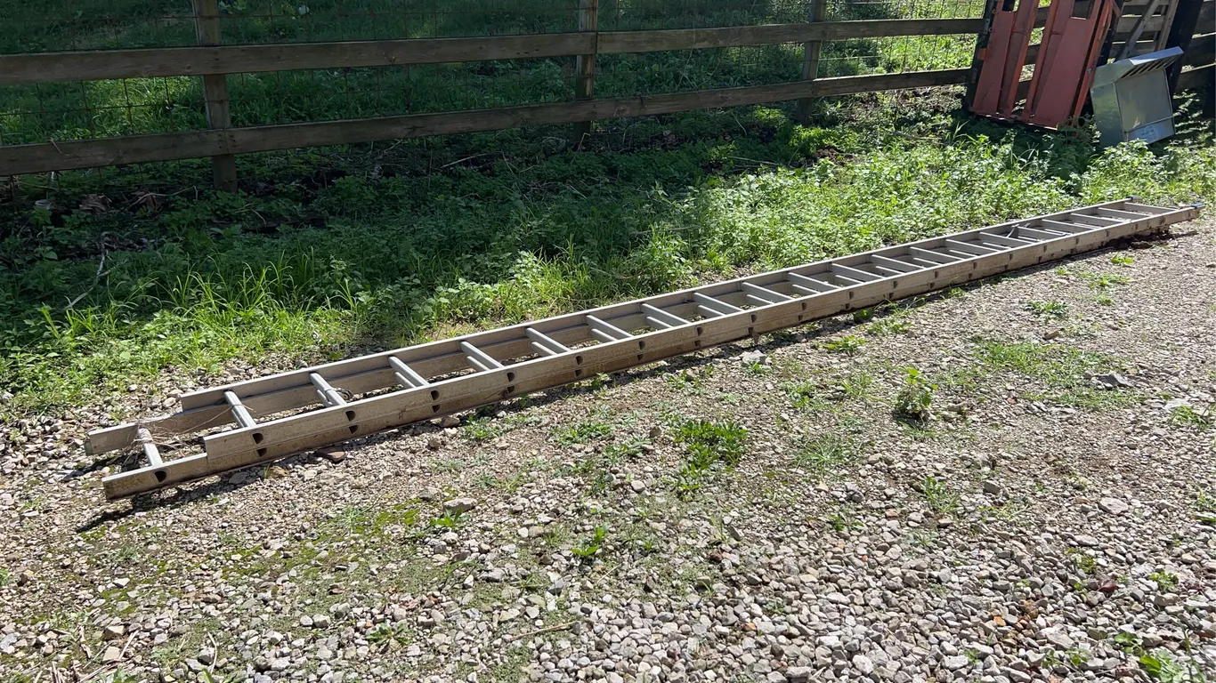 Aluminum 20' Extension Ladder