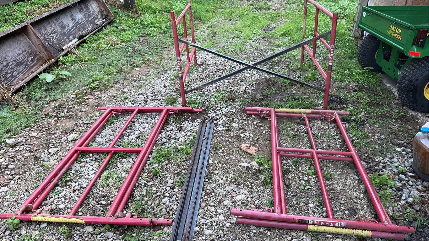 (3) Sections of 3' Waco Scaffolding