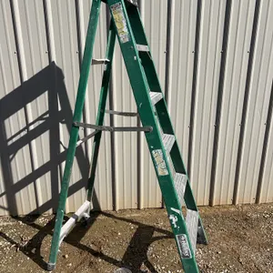 Husky 6' Fiberglass Stepladder