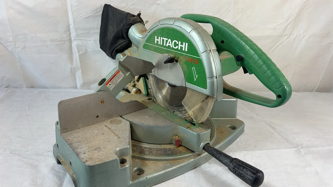 Hitachi 10" Compound Miter Saw