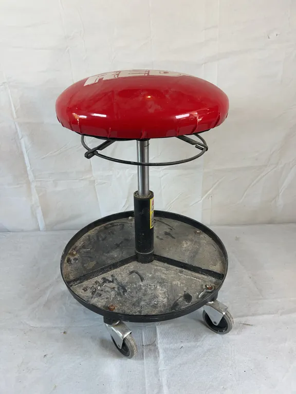 Torin Big Red Work Seat