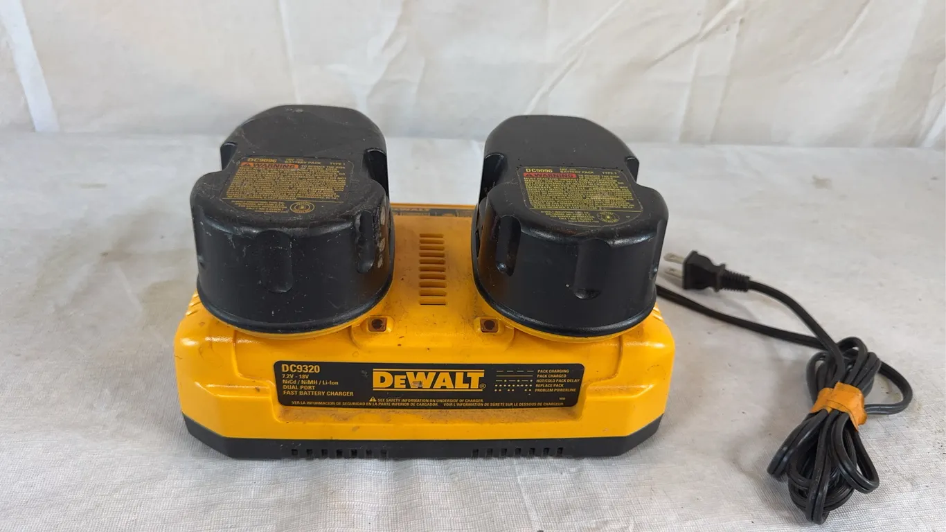 Dewalt 18V Batteries with Charger