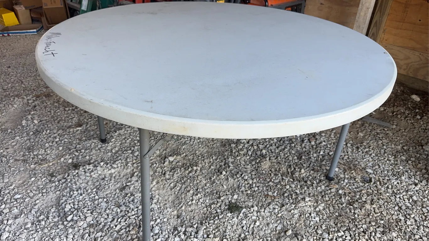 5’ Round Folding Table