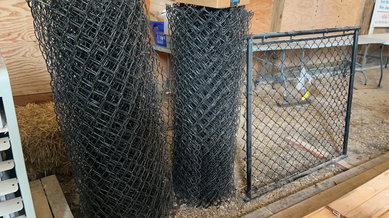Black Chain Link Rolls of Fence & Gate