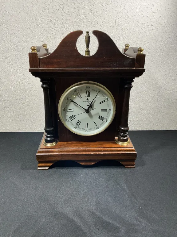 Carrington Wood Mantel Clock – Roman Numeral Dial – Working Condition