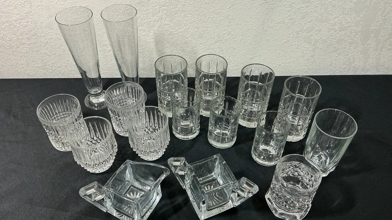 17 Pc Assorted Glassware Lot – Tumblers, Pilsner Glasses & Ashtrays