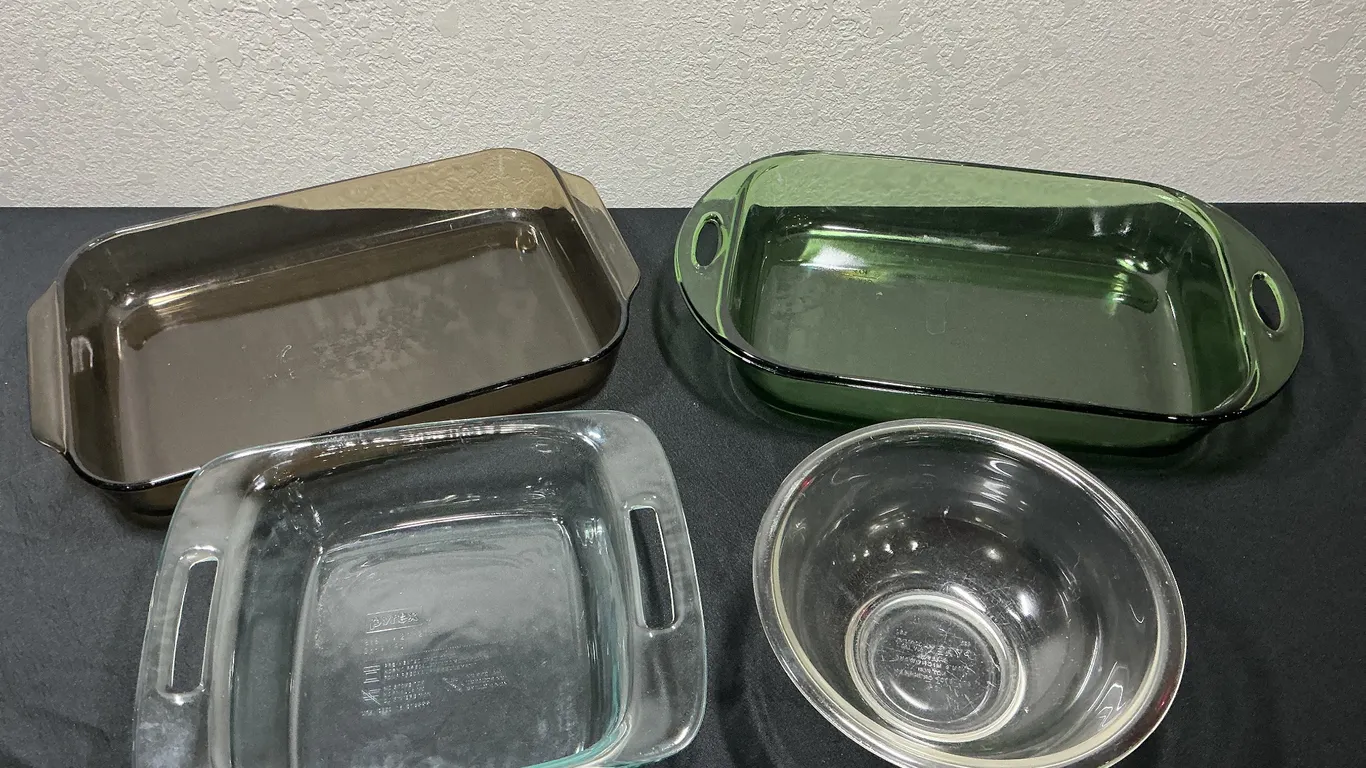 4 Pc Vintage Pyrex & Assorted Glass Bakeware Lot