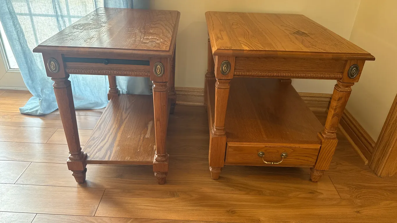 Pair of 1995 Riverside Furniture Oak End Tables w/ Drawers & Pull-Out Tray