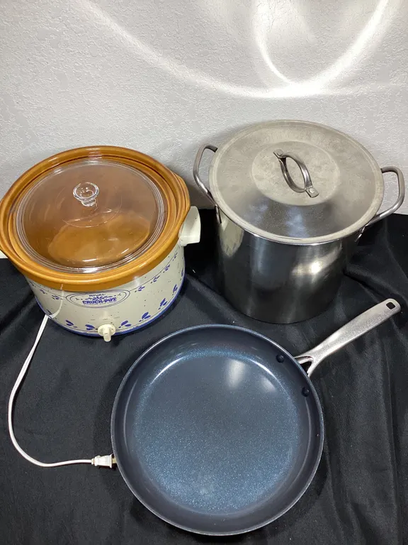 Rival Crock-Pot Stoneware Slow Cooker & Blue Diamond Frying Pan Lot