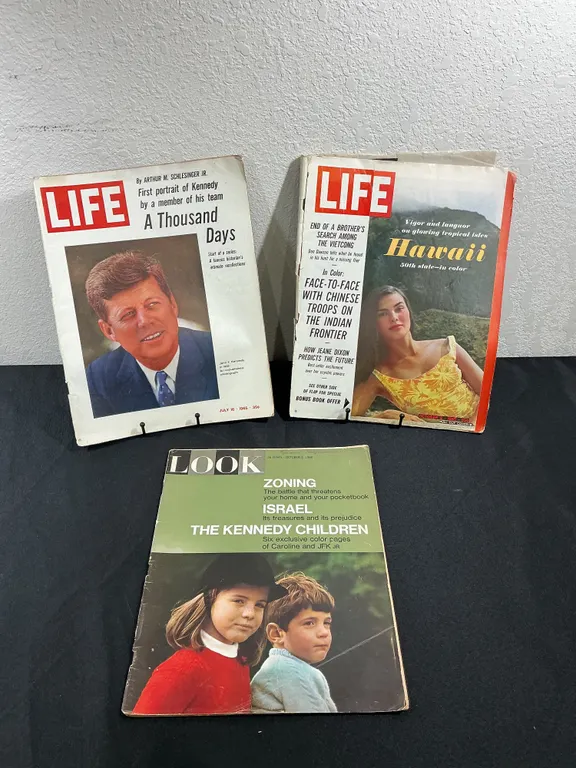 1965 LIFE & LOOK Magazines – John F. Kennedy, Kennedy Children & Hawaii