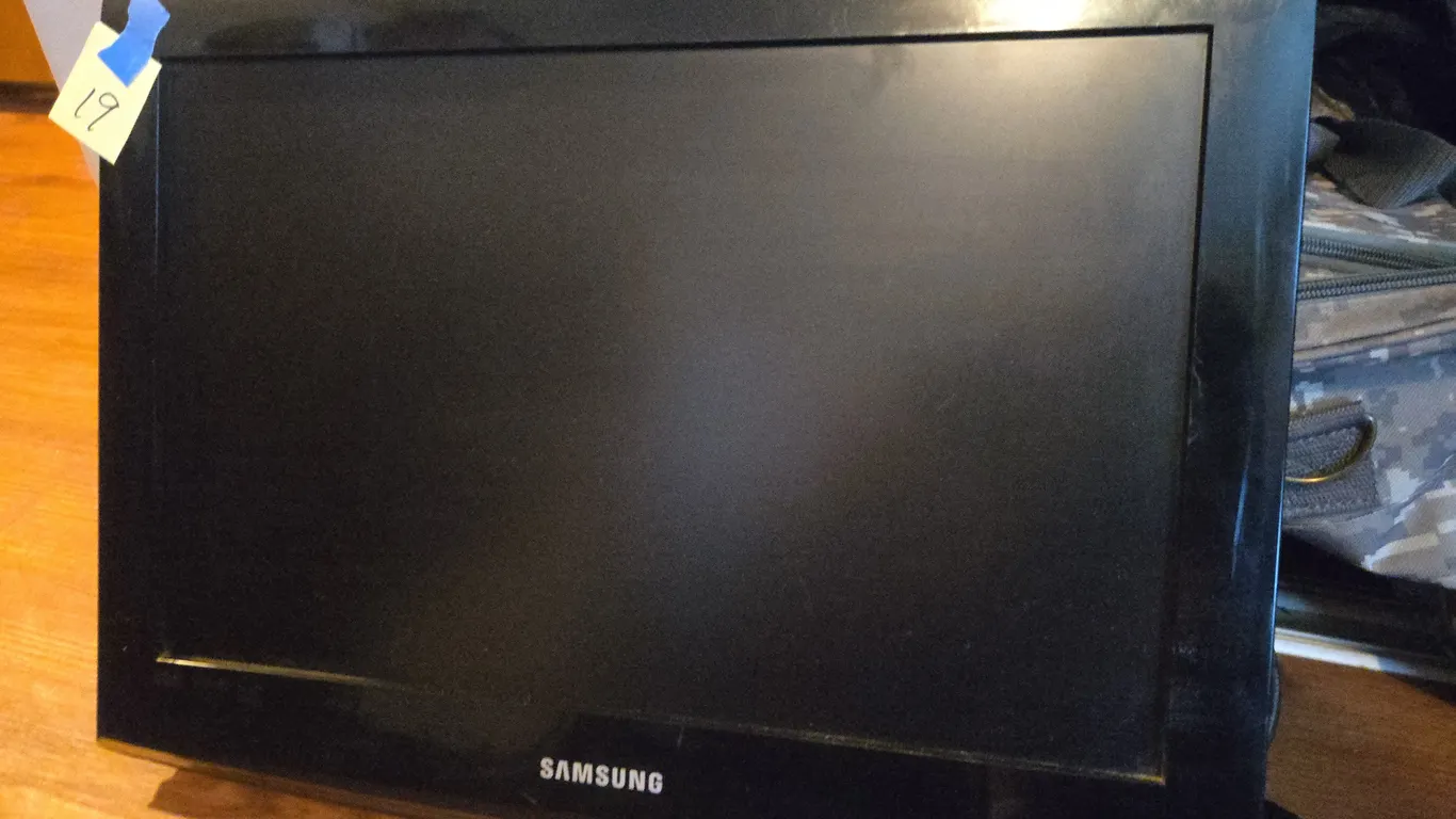 Samsung 18 inch flat screen TV