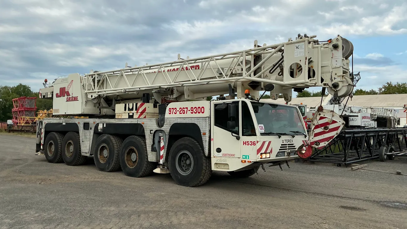 2008 TEREX AC-140 ALL TERRAIN CRANE SN: LOWER VN# WMG53163A8Z000200, UPPER SN#14200
