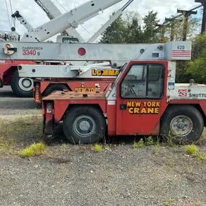 2004 SHUTTLELIFT 3340 B CARRY DECK CRANE SN: 110104-04