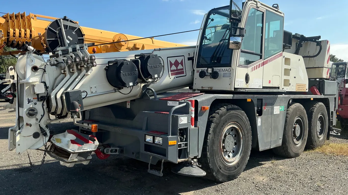 2008 TEREX AC-40-1 ALL TERRAIN CRANE SN: VN# WMG32083A8Z000757 SN# 70767