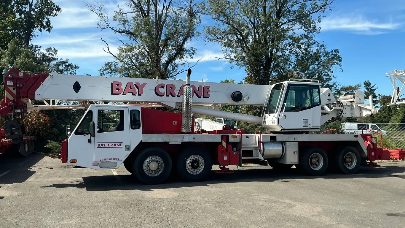 2004 LINK-BELT HTC8660 SN: L8J4-7098 60 TRUCK CRANE 2004 LINK-BELT HTC8660 VIN: 1F9L8J4724L028098