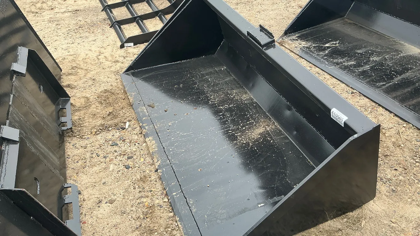 UNUSED KC 66" SMOOTH BUCKET