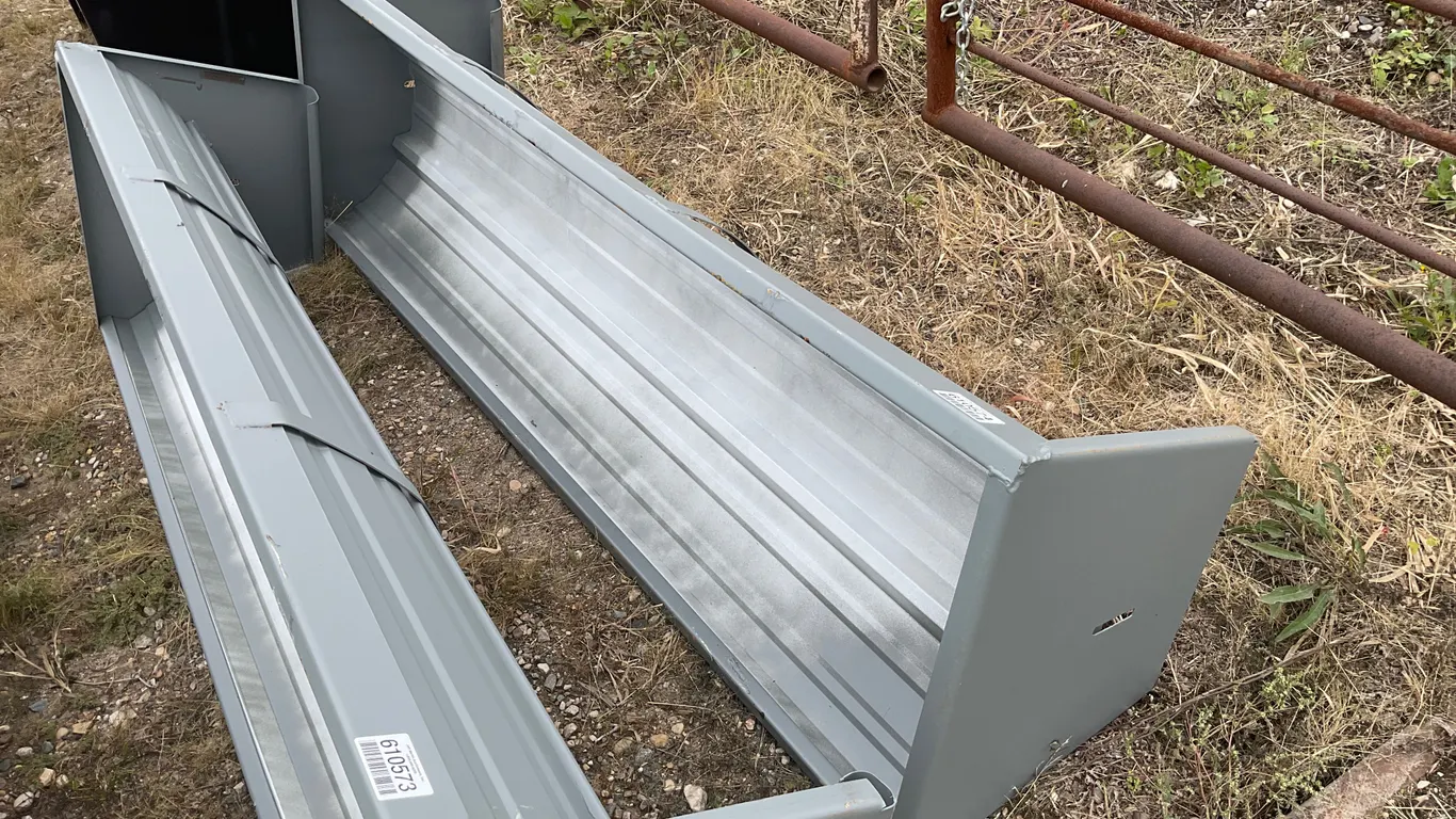 UNUSED KC CFX-90 HEAVY DUTY CATTLE FEEDER
