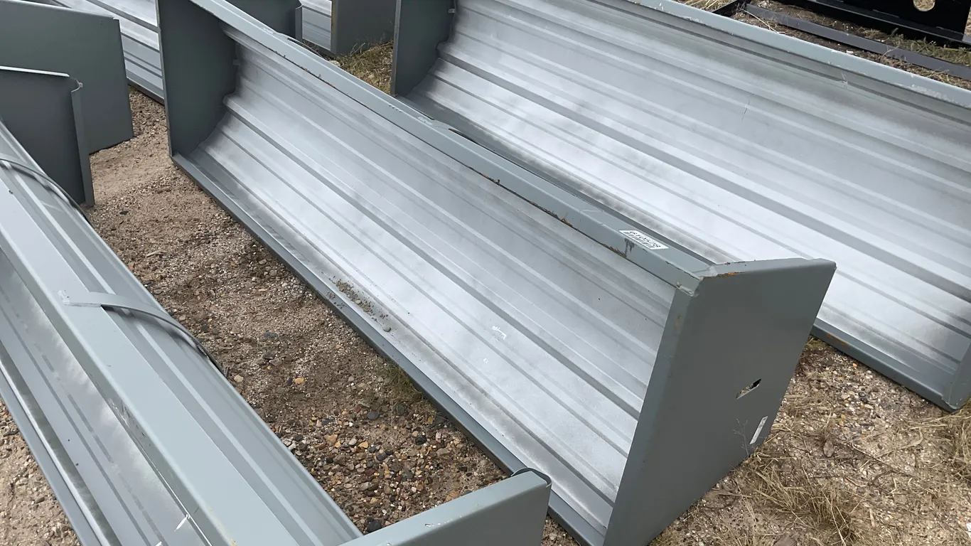 UNUSED KC CFX-90 HEAVY DUTY CATTLE FEEDER