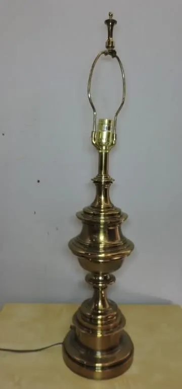 STIFFEL BRASS HOLLYWOOD REGENCY STYLE TABLE LAMP