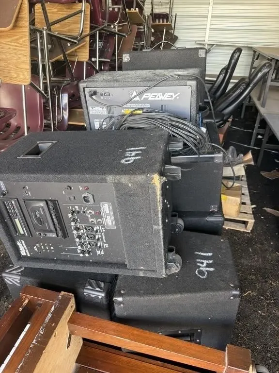 6 SPEAKERS Not tested