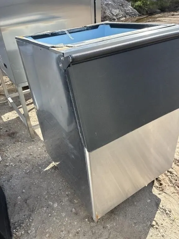 ICE MACHINE Not tested