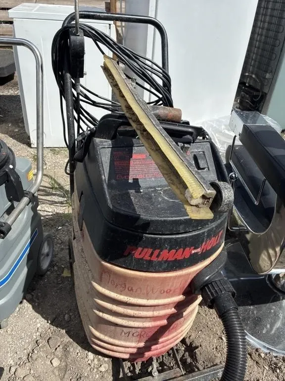 Pullman holt Floor scrubber Not tested