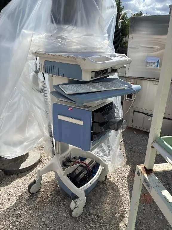 Medical computer cart Not tested