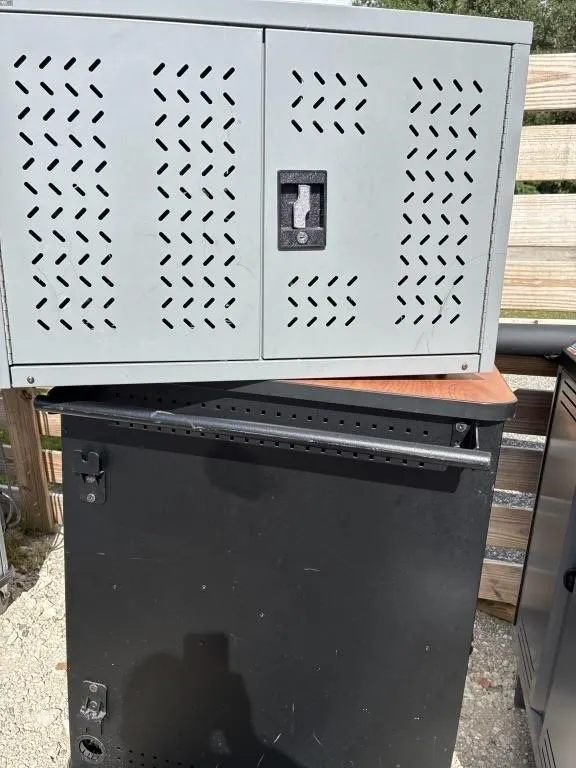 Laptop charging cart and Not tested