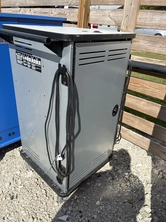 Laptop charging cart Not tested