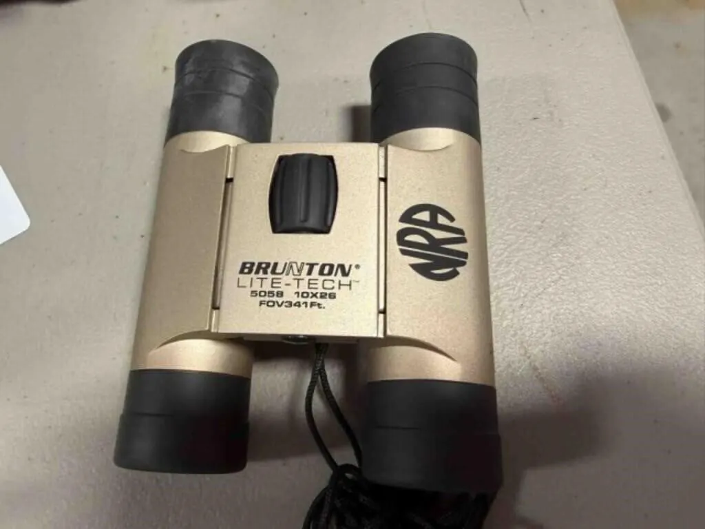 Brunton 10x26 Binocular used