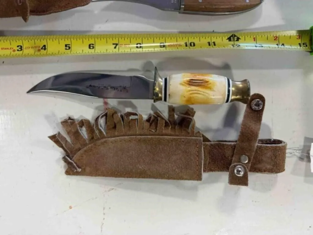 2-hunting knives used