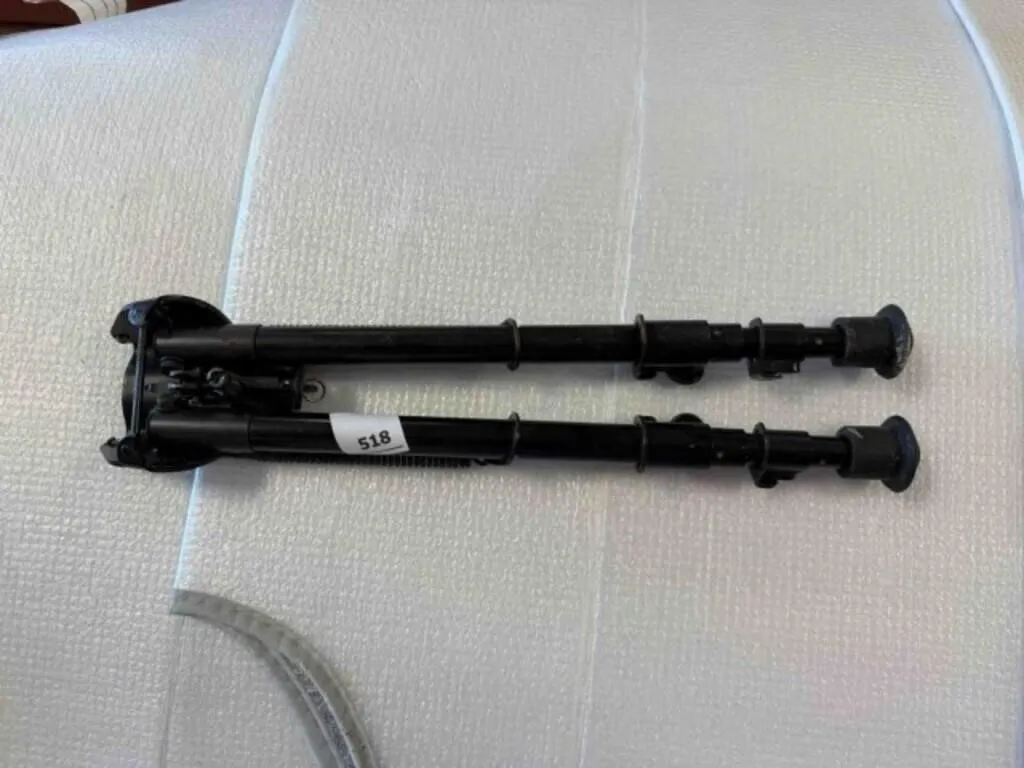 Rifle bipod