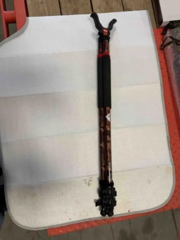BOG POD tripod shooting stick