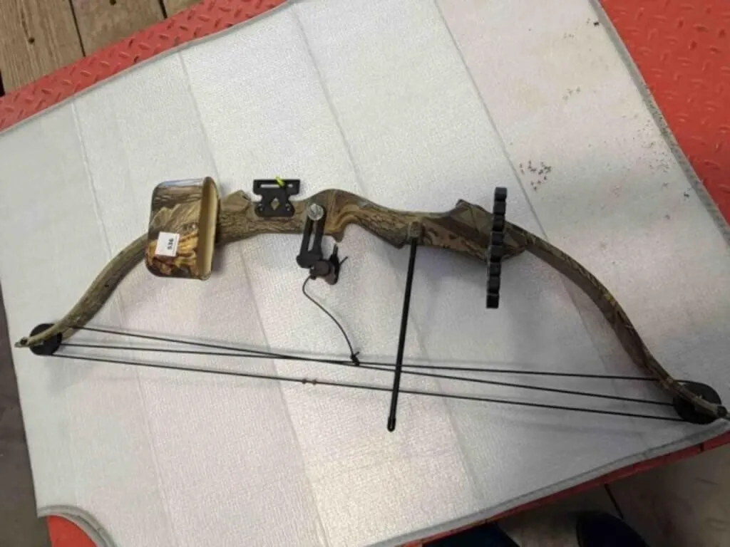Brave Golden Eagle Youth Bow w/quiver