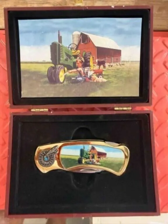 John Deere pocket knife in wood box