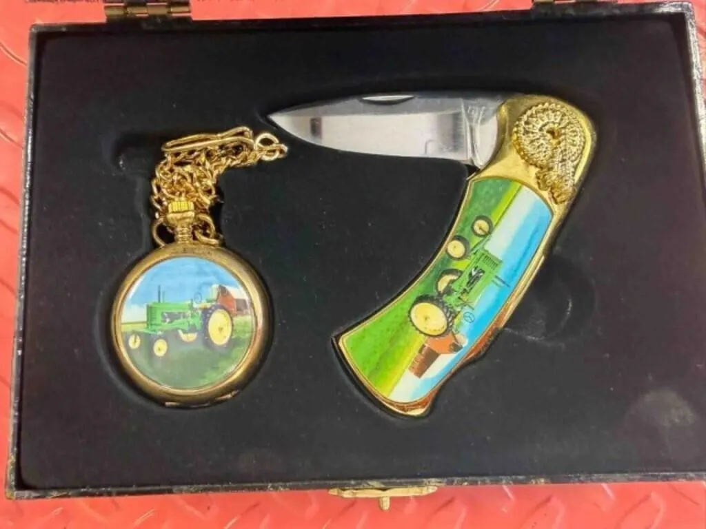 John Deere pocket knife and watch in wood box
