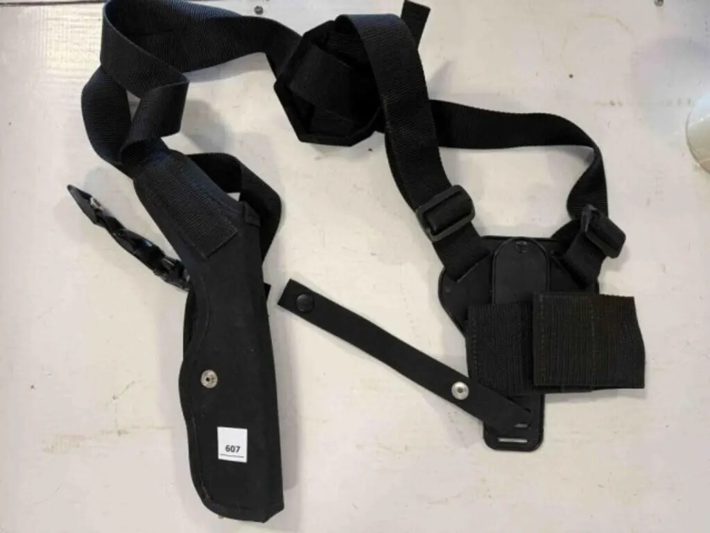 Box of 4-nylon pistol holsters