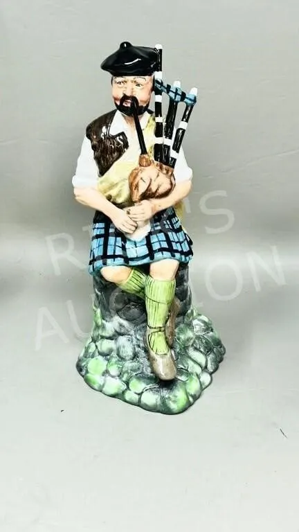 Royal Doulton " The Piper" 8 " tall figure