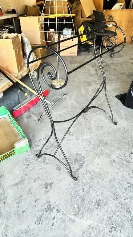 31" wide metal quilt rack - 36" h