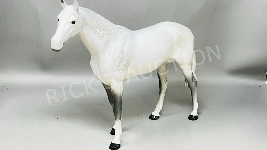 large Beswick porcelain horse figure 11.5" tall
