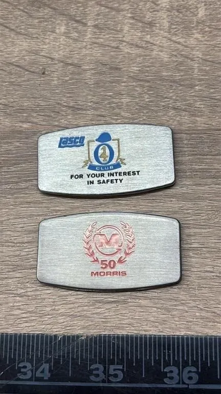 2 Flat Wallet Knives. *DC
