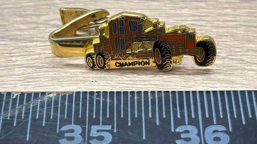 Champion Grader Tie Pin. *DC